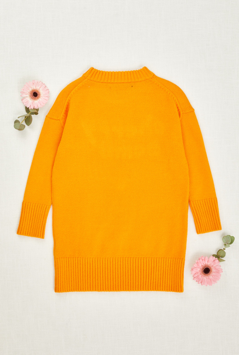 SWEATER SCOOPS